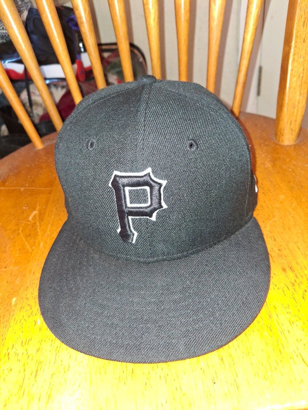 Hat P